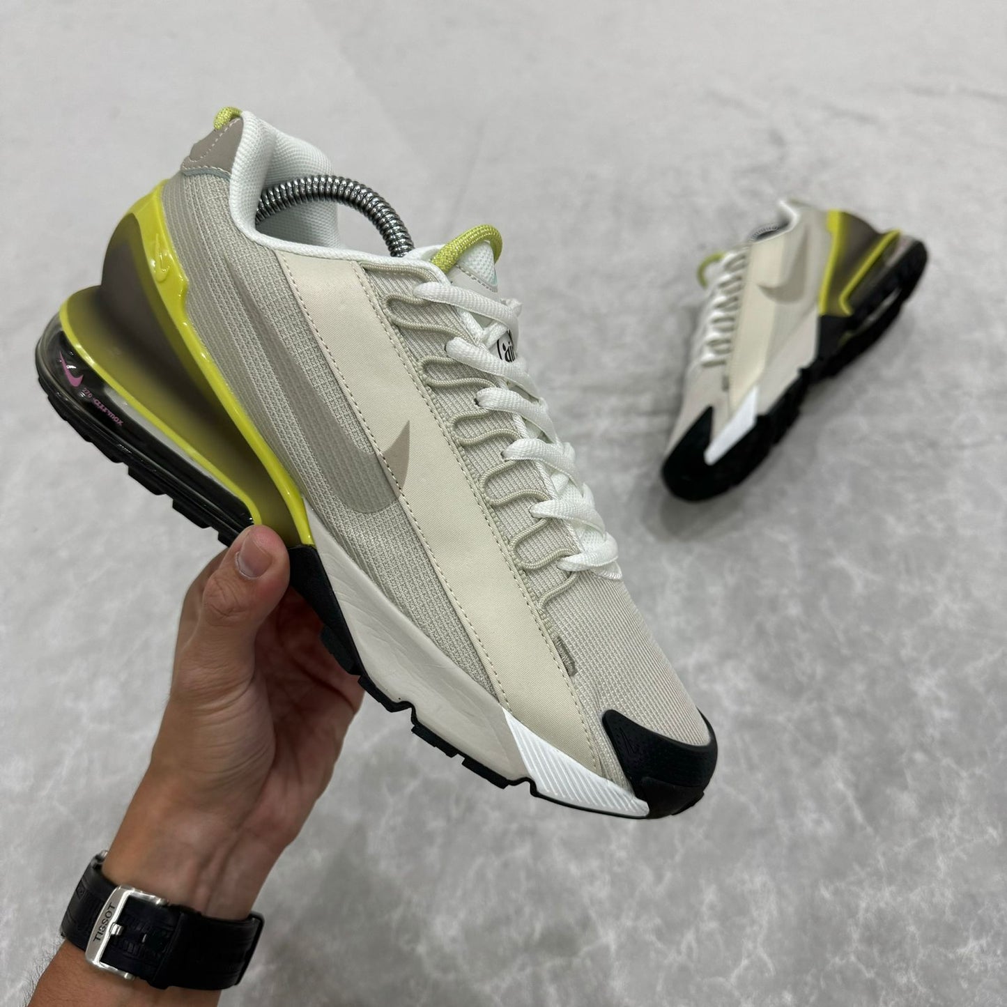 Nike 270 Pulse
